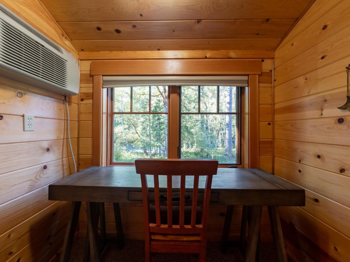 On The River Wooded Bliss Cabin Near Loloma McKenzie Bridge Exterior foto
